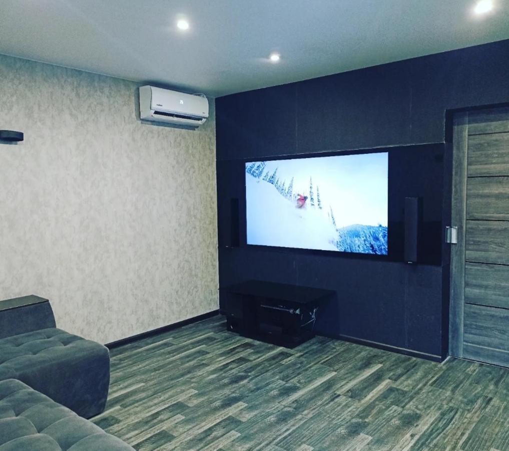 Apartments In The City Centr, Big Tv, Ps4 Kharkiv Exterior photo